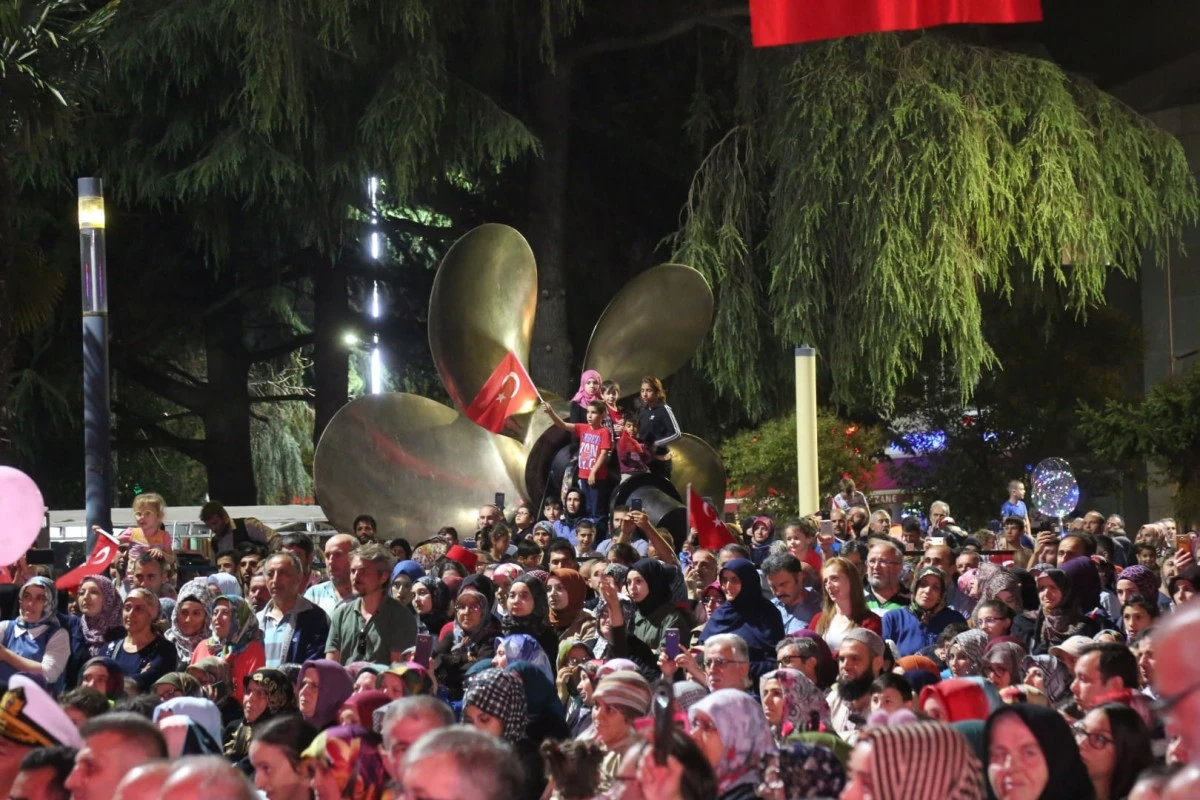 15 TEMMUZ MİLLETİMİZİN KAHRAMANLIK DESTANIDIR