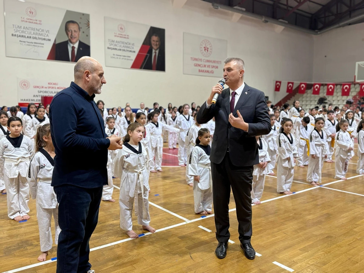 470 G&Ouml;LC&Uuml;K BELEDİYESPOR TAEKWONDO SPORCUSU KUŞAK ATLADI