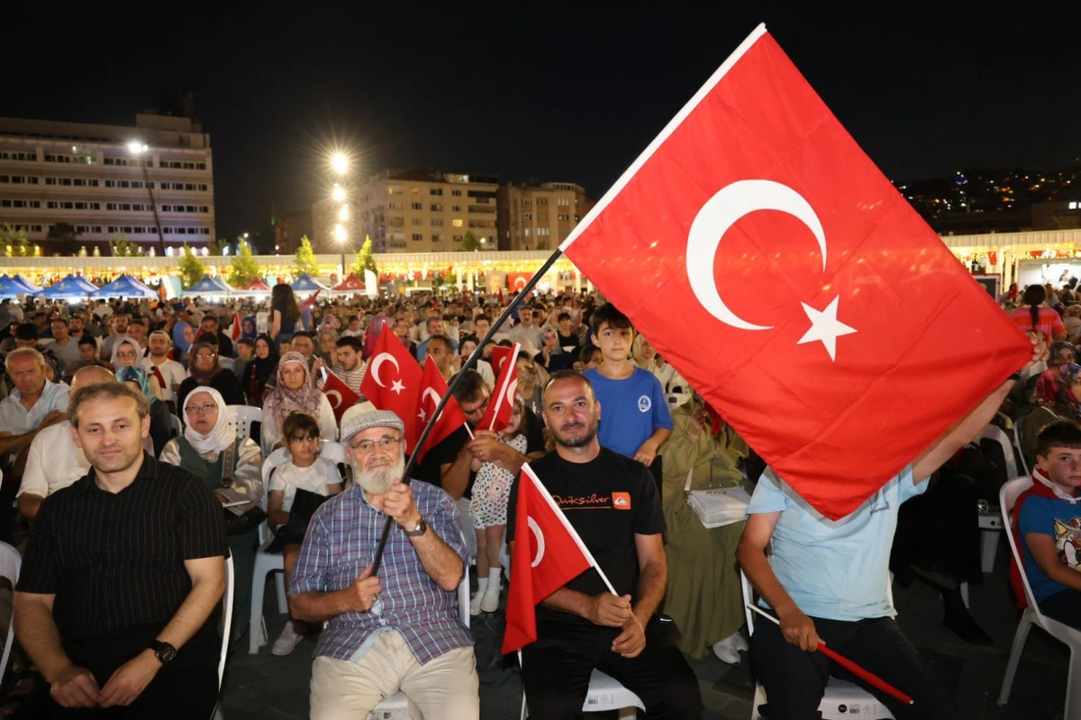 7’DEN 77’YE DEMOKRASİ AŞKI
