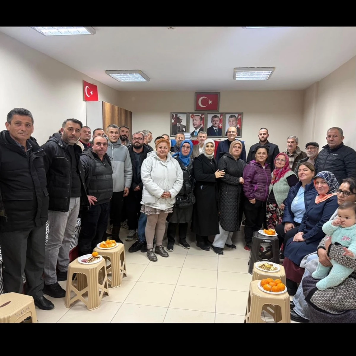 AK PARTİ DEĞİRMENDERE YUKARI MAHALLEDE BAYRAK DEĞİŞİMİ