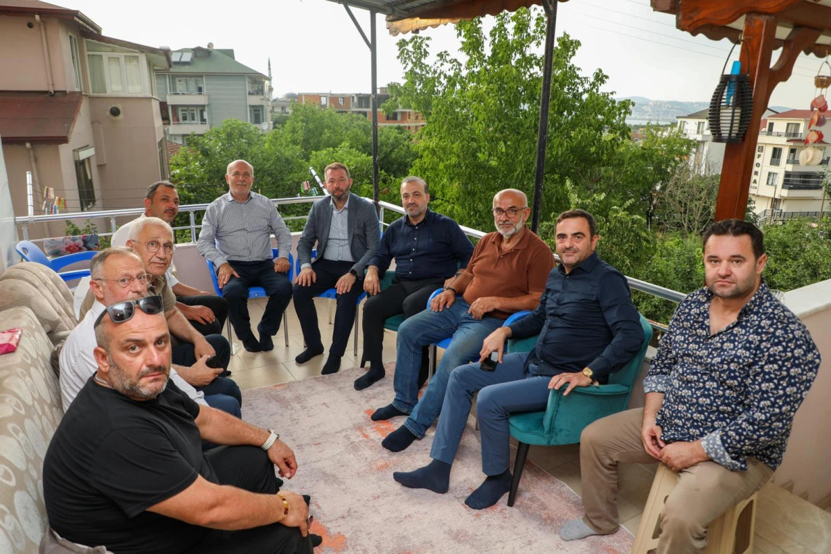 AK PARTİ’DE BİR GÜNDE 12 BİN ÜYE ZİYARETİ