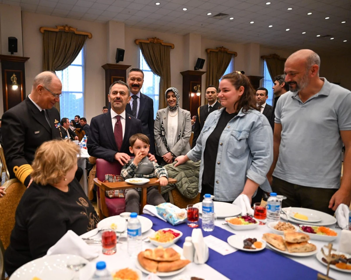 AKTAŞ &Ccedil;İFTİ, DONANMA KOMUTANLIĞININ ŞEHİT YAKINLARI VE GAZİLER ONURUNA D&Uuml;ZENLEDİĞİ İFTAR KATILDI