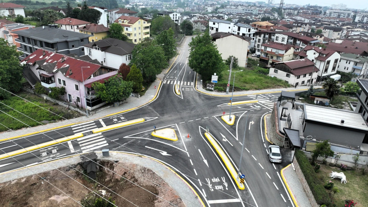 BAŞİSKELE&rsquo;DE MODERN KAVŞAK HİZMETE A&Ccedil;ILDI