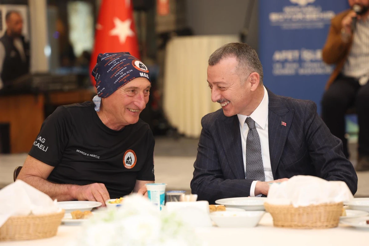 BAŞKAN B&Uuml;Y&Uuml;KAKIN AFET G&Ouml;N&Uuml;LL&Uuml;LERİ İLE İFTAR YAPTI