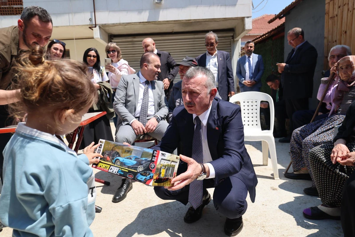 BAŞKAN B&Uuml;Y&Uuml;KAKIN İLE İZMİT&rsquo;İN K&Ouml;YLERİNDE SIMSICAK G&Ouml;R&Uuml;NT&Uuml;LER