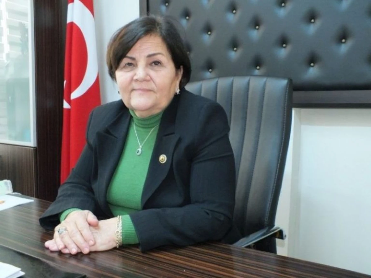 BAŞKAN SARAL &ldquo;MUHTARLARIMIZ İHTİYA&Ccedil; SAHİPLERİNE YARDIM YAPIYOR&rdquo;