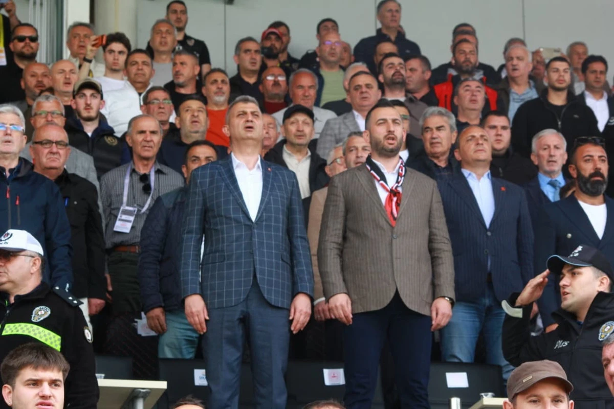 BAŞKAN SEZER VE &Ouml;ZDEMİR&rsquo;İN HAKLI GURURU