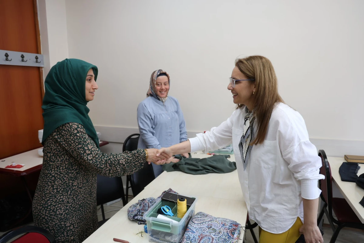 BAŞKAN VEKİLİ ABİŞ’TEN, KO-MEK’TE AŞURE İKRAMI