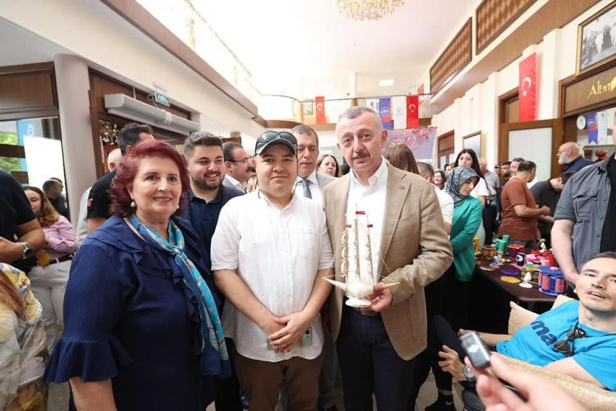 B&uuml;y&uuml;kakın: &ldquo;Kocaeli&rsquo;de koca bir dayanışma sistemi kurduk&rdquo;