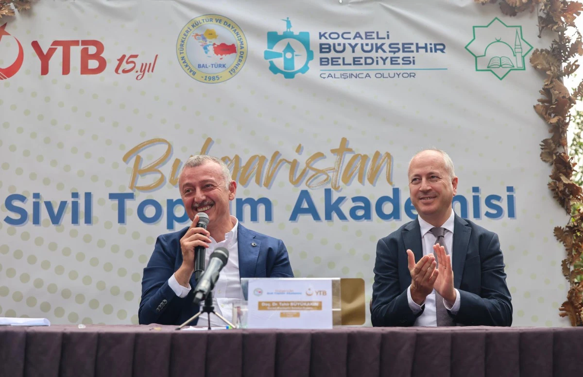 BÜYÜKAKIN, SOYDAŞ GENÇLERLE BULUŞTU