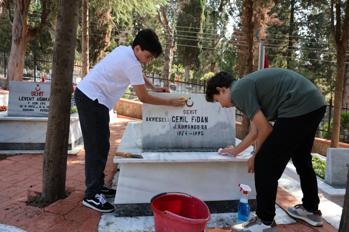 BÜYÜKŞEHİR, ÖĞRENCİLERE MANEVİ MİRASI YAŞATTI
