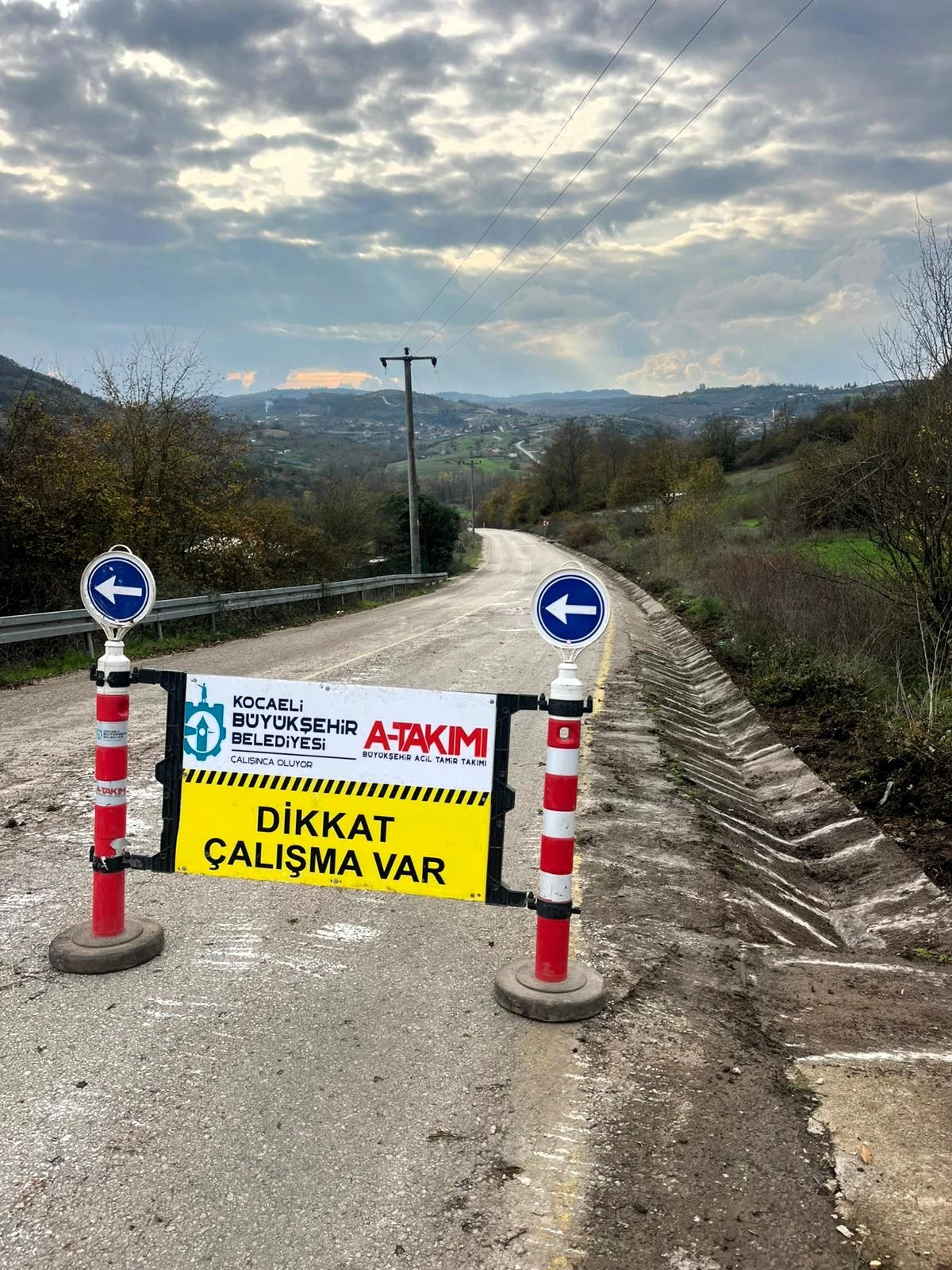 B&Uuml;Y&Uuml;KŞEHİR, V KANAL TEMİZLİĞİYLE YOLLARI KORUYOR