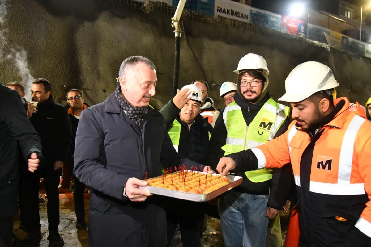 B&Uuml;Y&Uuml;KŞEHİR, YENİ YILA DA ŞANTİYELERDE GİRDİ