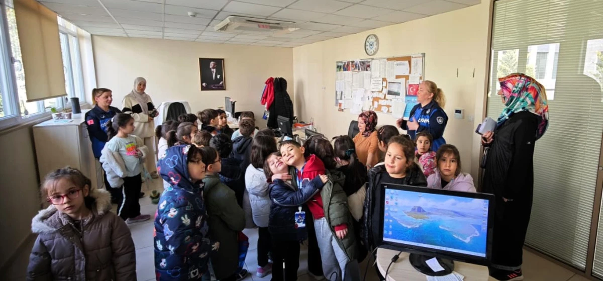 B&Uuml;Y&Uuml;KŞEHİR ZABITASI &Ouml;ĞRENCİLERE MESLEĞİ TANITTI