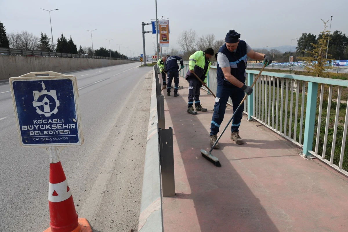 B&Uuml;Y&Uuml;KŞEHİR&rsquo;DEN BAYRAM &Ouml;NCESİ TEMİZLİK SEFERBERLİĞİ