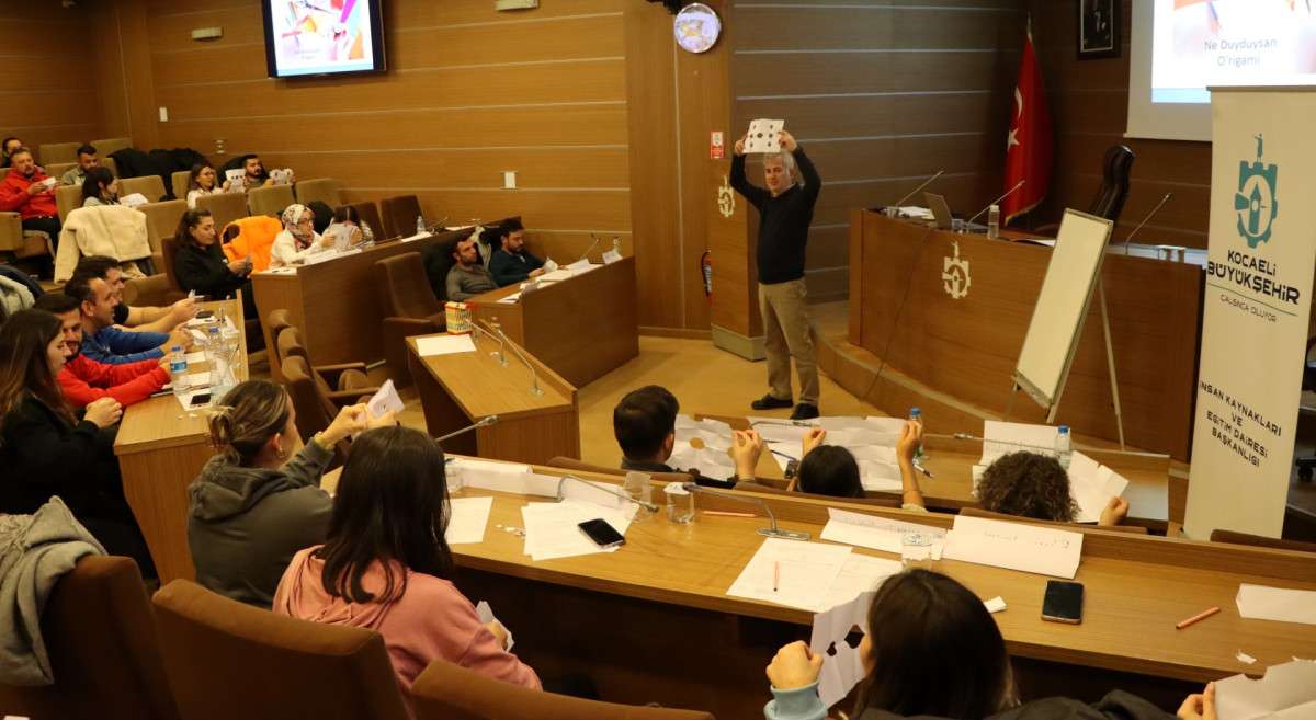 BÜYÜKŞEHİR’DEN ETKİLİ İLETİŞİM VE BEDEN DİLİ EĞİTİMİ