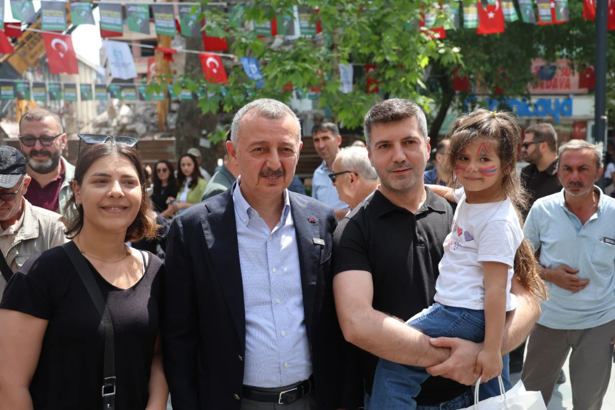 CUMHURİYET BULVARI, ÇİFTÇİLERİN KORTEJİ İLE ŞENLENDİ