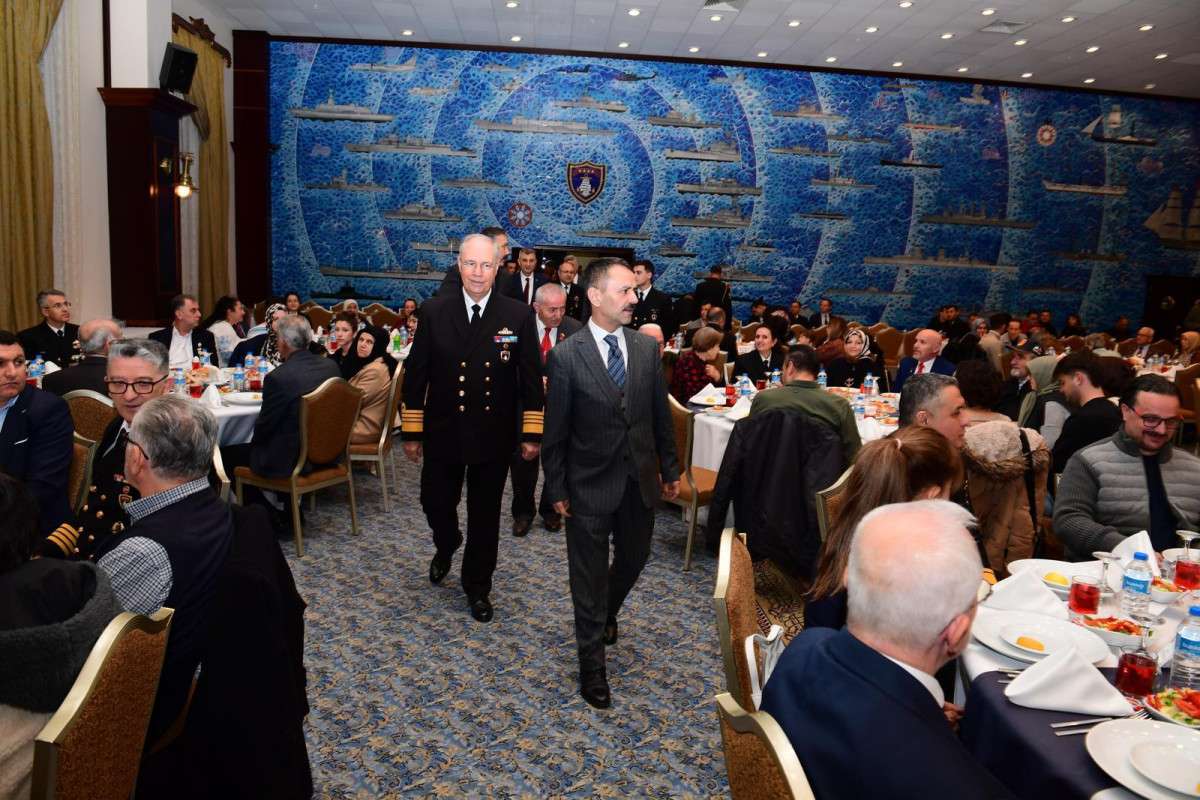 DONANMA KOMUTANLIĞI ŞEHİT YAKINLARI VE GAZİLER ONURUNA İFTAR DÜZENLEDİ