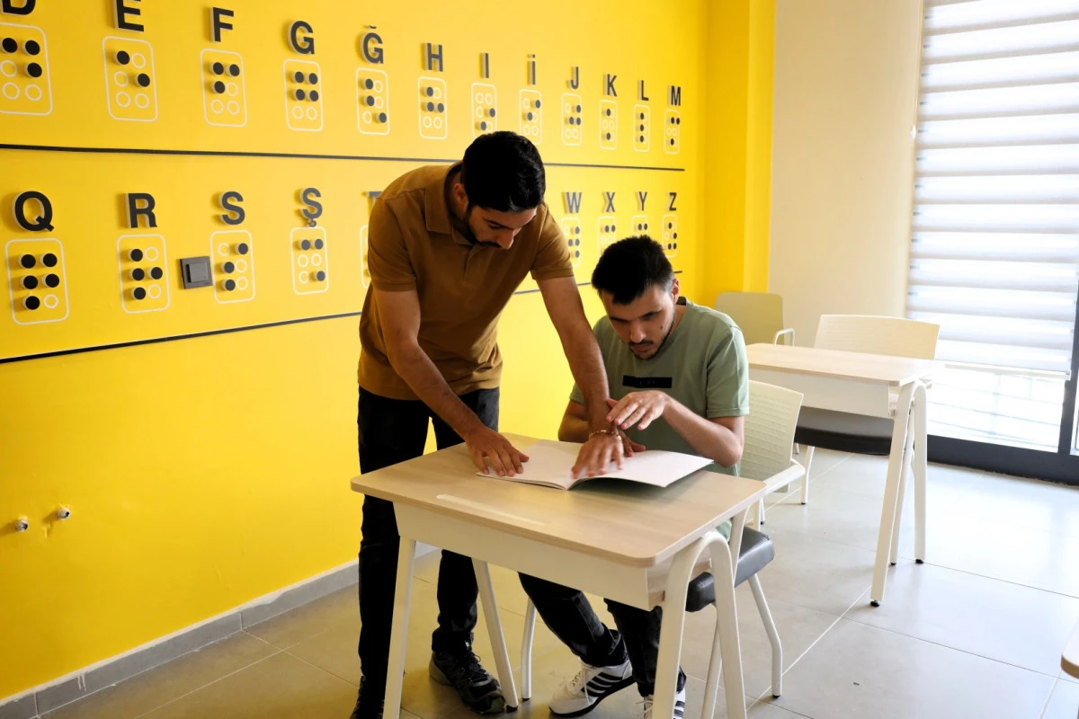 EREN&rsquo;İN HAYATI &ldquo;BEYAZ BASTON&rdquo; EĞİTİMİYLE DEĞİŞTİ