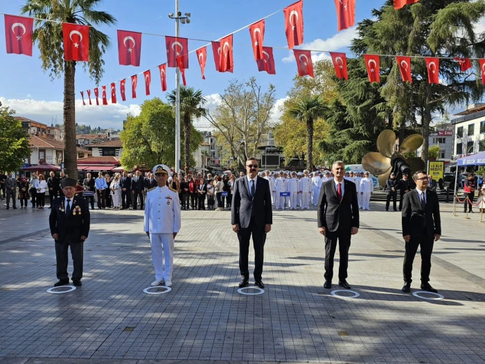 GAZİLER GÜNÜ GÖLCÜK'TE TÖRENLE KUTLANDI