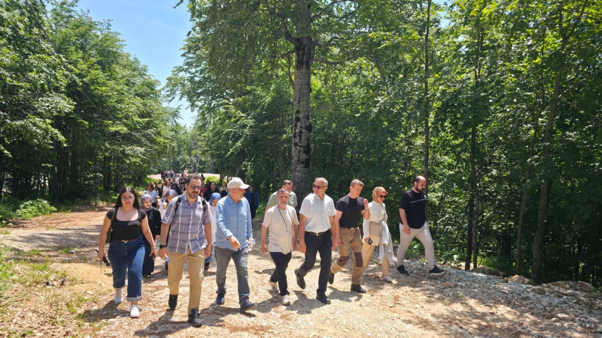 Gen&ccedil;ler, Kuzuyayla&rsquo;da doğayı sayfa sayfa keşfetti