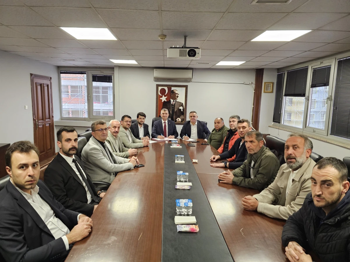 GÖLCÜK BELEDİYESİ 1 MAYIS'TA İŞÇİLERİN YÜZÜNÜ GÜLDÜRDÜ