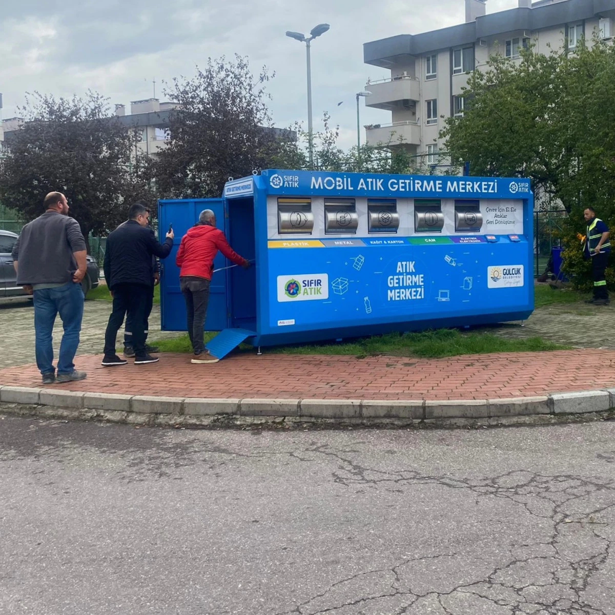 GÖLCÜK BELEDİYESİ, MOBİL ATIK GETİRME MERKEZİ AĞINI GENİŞLETİYOR