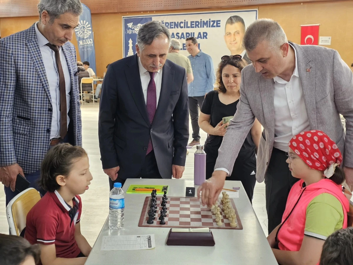 G&Ouml;LC&Uuml;K&rsquo;TE 235 &Ouml;ĞRENCİ SATRAN&Ccedil;TA EN İYİ HAMLE M&Uuml;CADELESİNE BAŞLADI