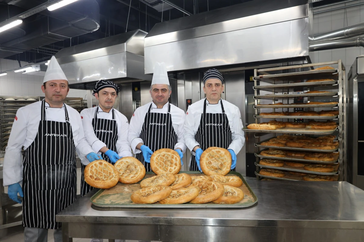 HALK EKMEK&rsquo;TE RAMAZAN PİDESİ 20 TL