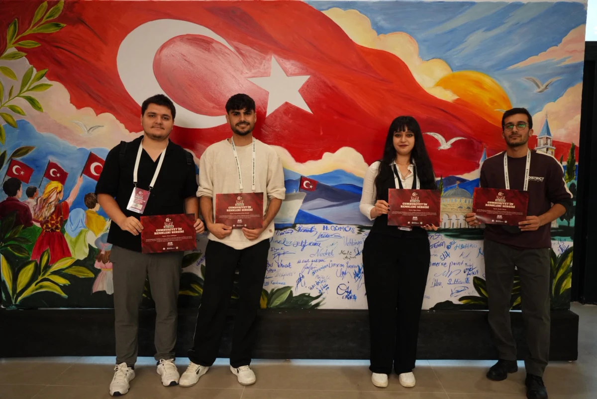 Her renkte Cumhuriyet, her eserde bağımsızlık