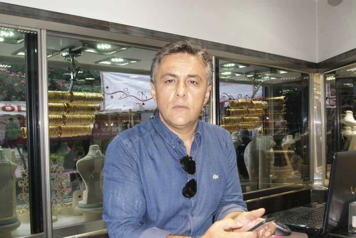 İRFAN KESKİN 19 MAYIS GEN&Ccedil;LİK BAYRAMINI KUTLADI