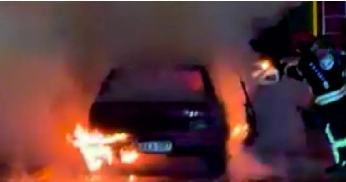 KAVAKLI&rsquo;DA PARK HALİNDEKİ ARA&Ccedil; YANDI