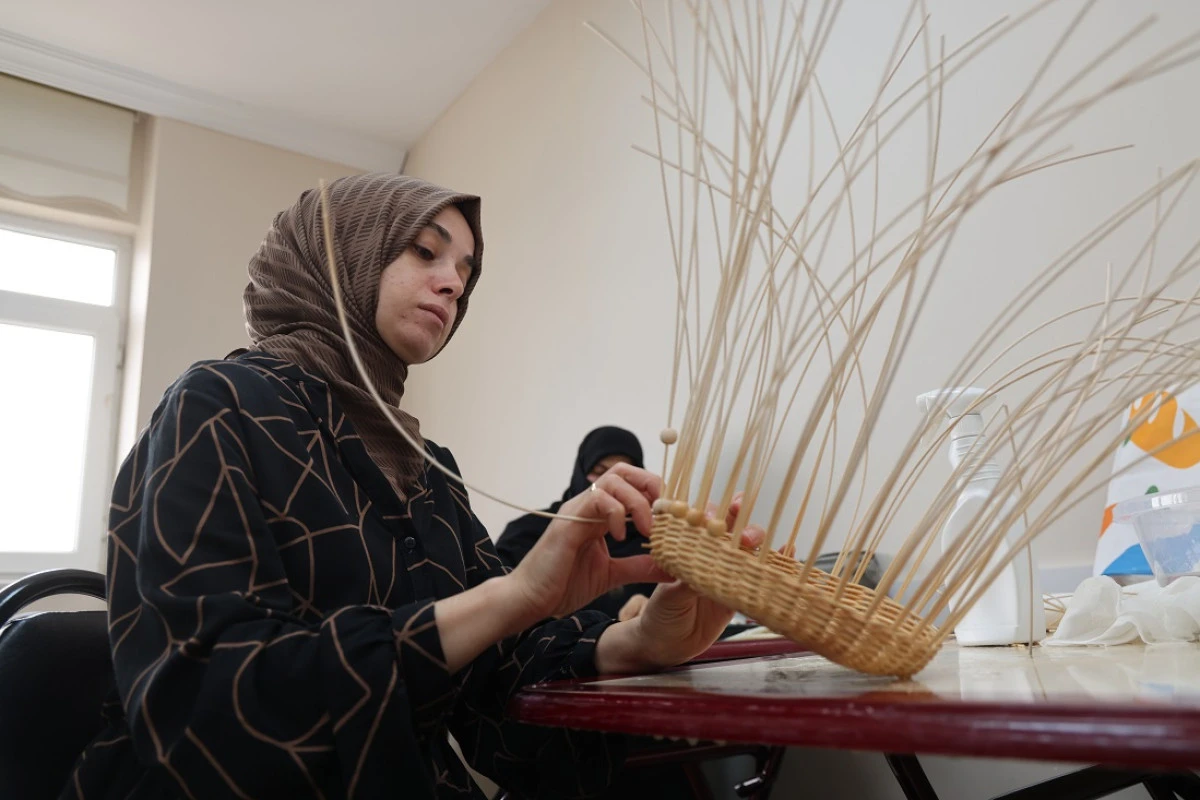 KO-MEK İLE &Uuml;RETEN ELLER, DEĞİŞEN HAYATLAR