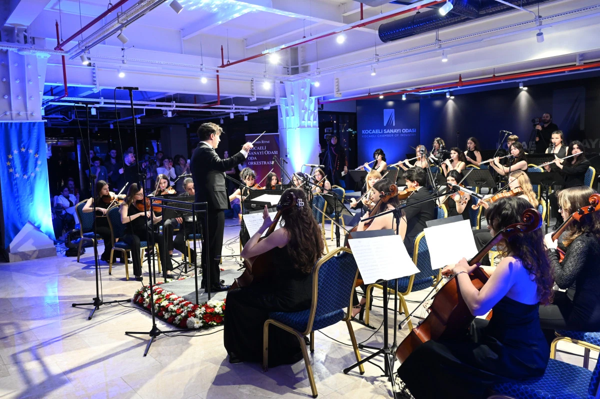 KOCAELİ AB BİLGİ MERKEZİ, AVRUPA GÜNÜ’NÜ  KSO ODA ORKESTRASI YAZA MERHABA KONSERİ İLE KUTLADI