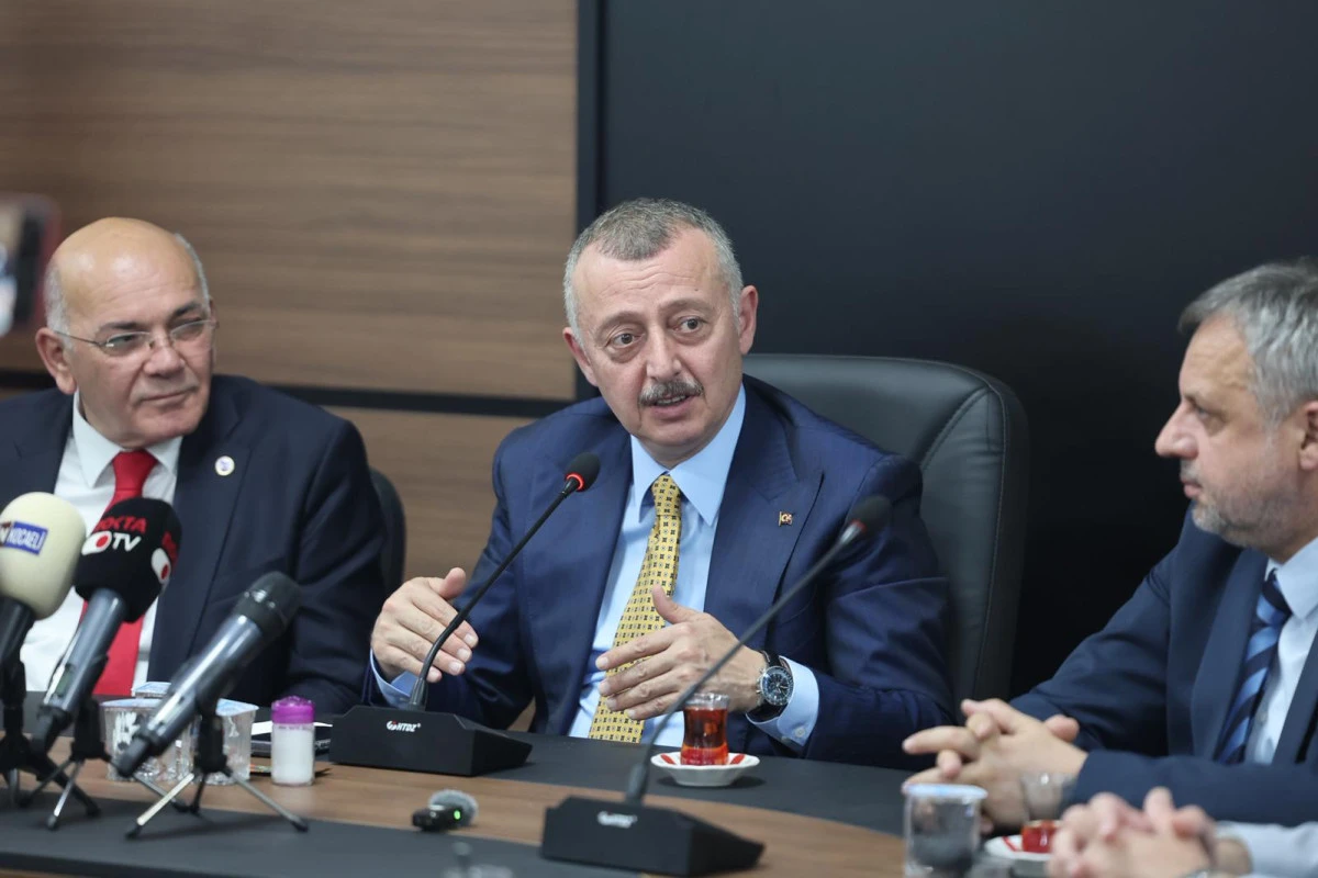 Kocaeli esnafı, Başkan B&uuml;y&uuml;kakın&rsquo;ı ağırladı: &ldquo;Siz proje getirin, biz destekleyelim&rdquo;