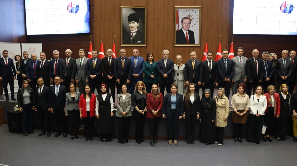 Kocaeli &Ouml;ğretmen Akademileri&rsquo;nde ilk ders Bakan Yardımcısı Yelkenci&rsquo;den