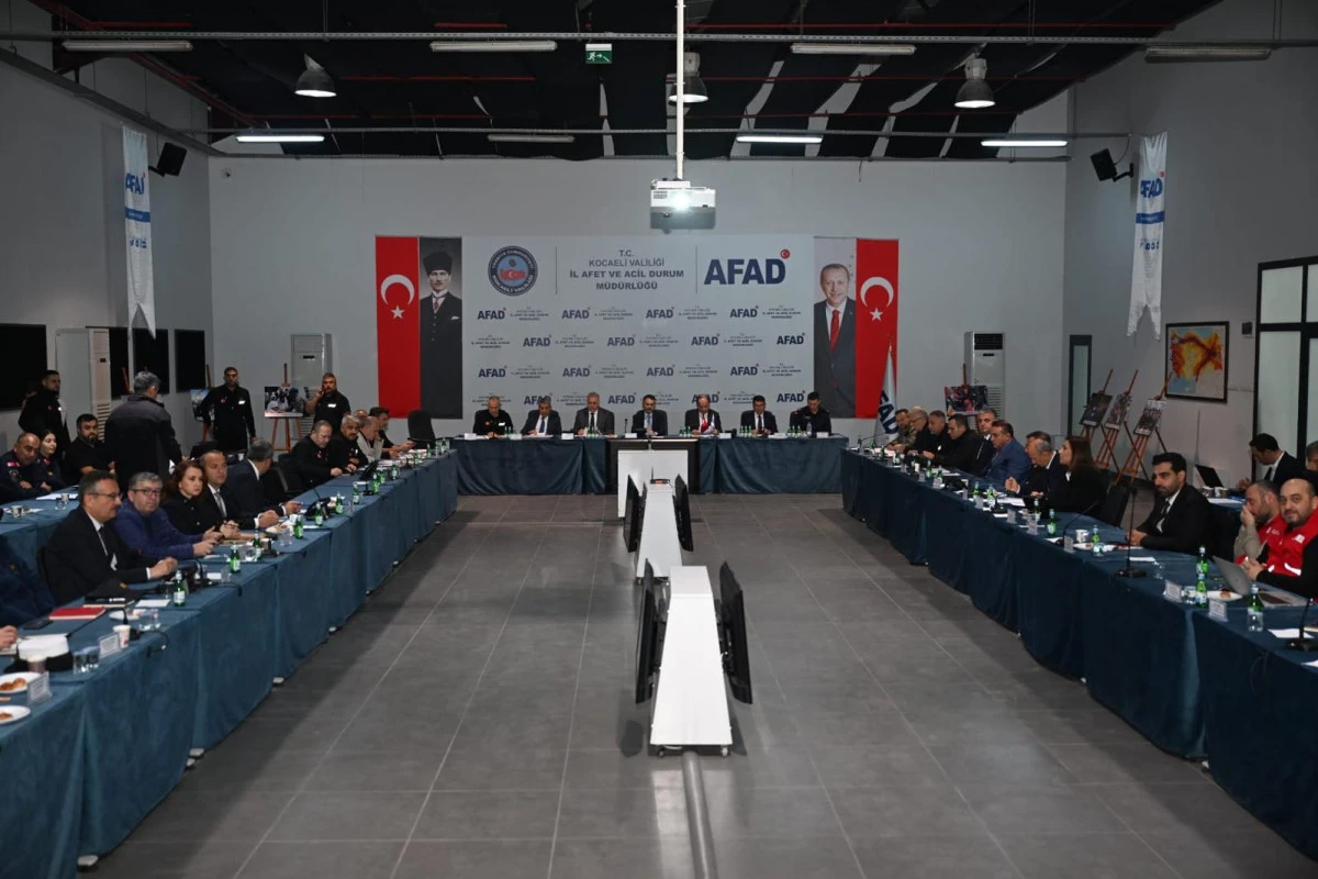 Kocaeli&rsquo;de 7,5 b&uuml;y&uuml;kl&uuml;ğ&uuml;nde deprem senaryosuyla afet tatbikatı