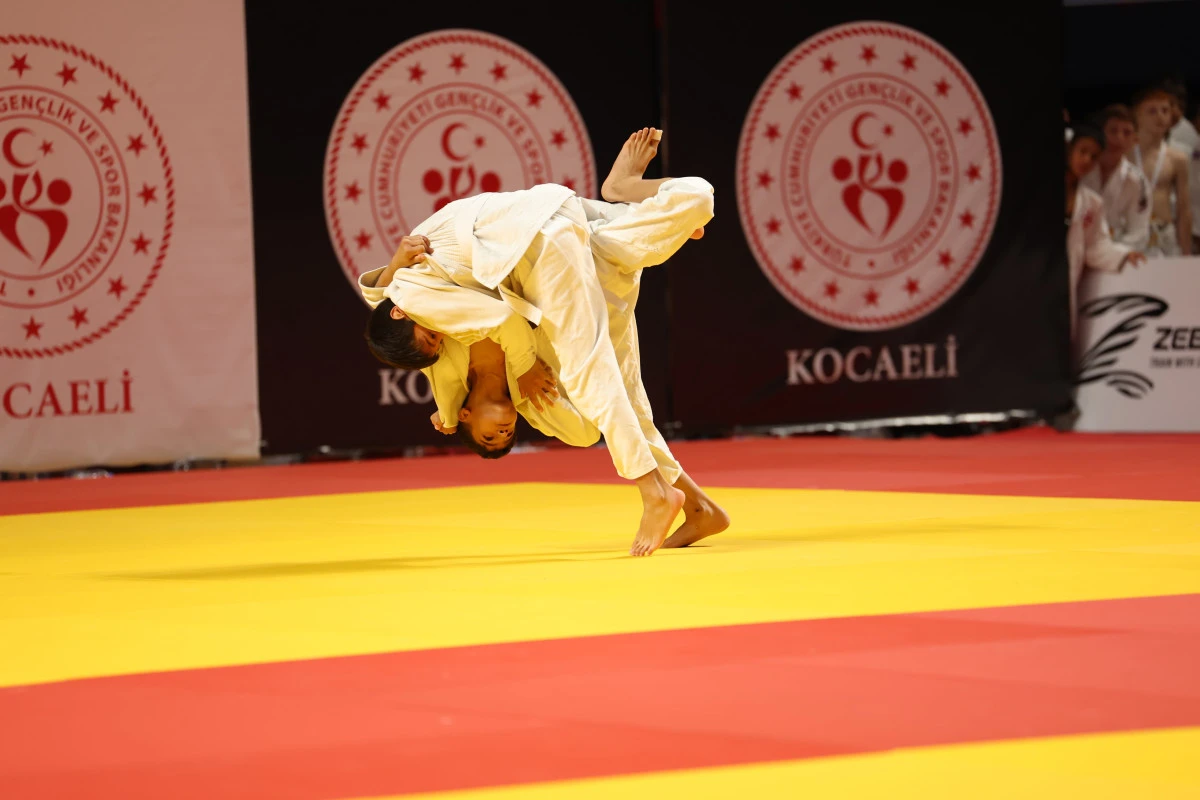 KOCAELİ’DE JUDO FIRTINASI ESİYOR