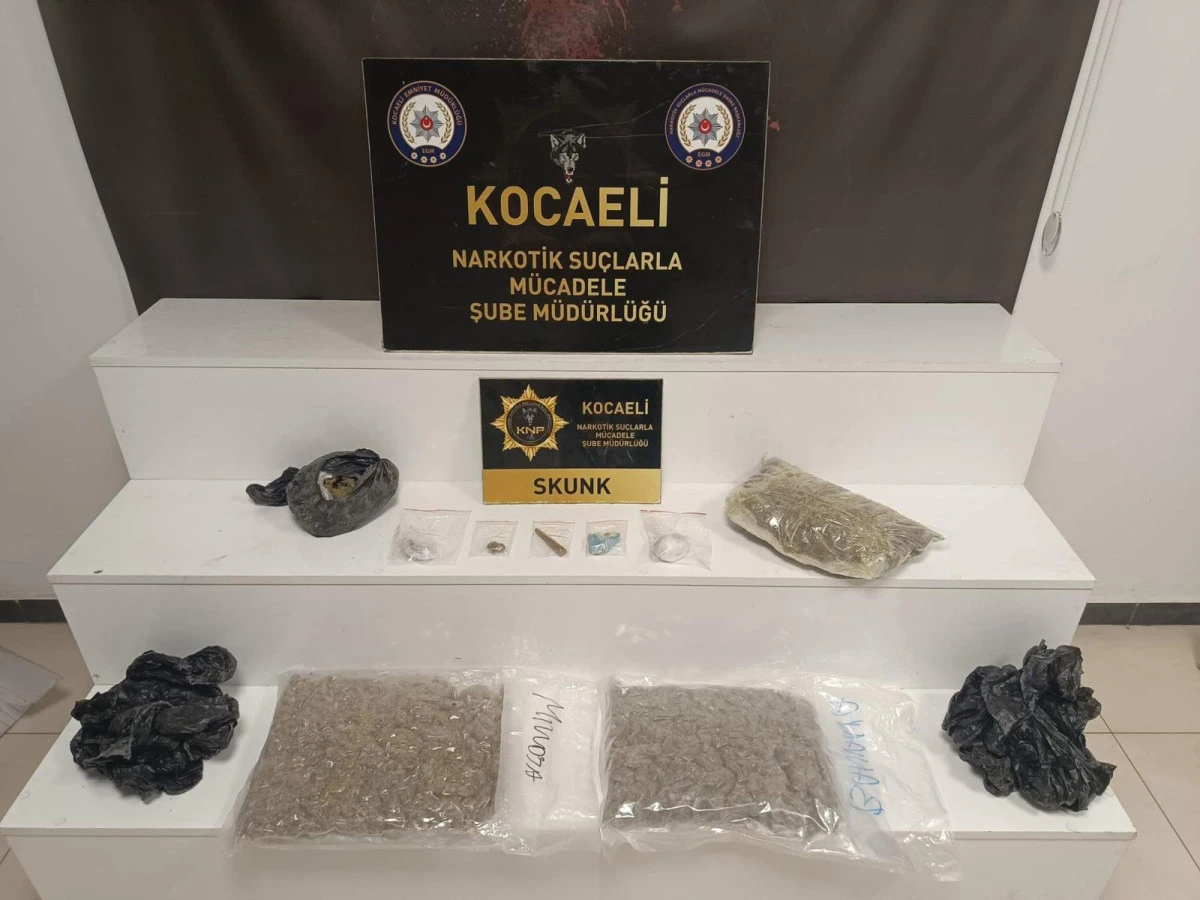 Kocaeli&rsquo;de zehir tacirlerine darbe: 2 tutuklama