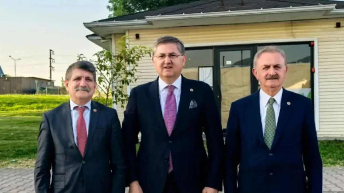 Kocaeli&rsquo;den 3 vekil Yeni Parti&rsquo;ye katılıyor