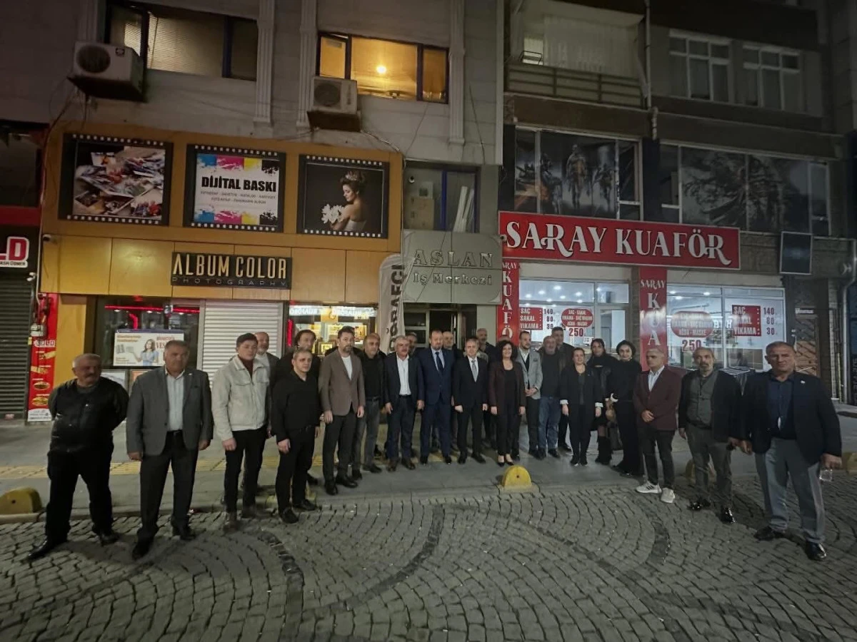 “KOMŞUM NASILSIN, DERDİN DERDİMDİR, HAYIRLI İŞLER KOMŞUM” 