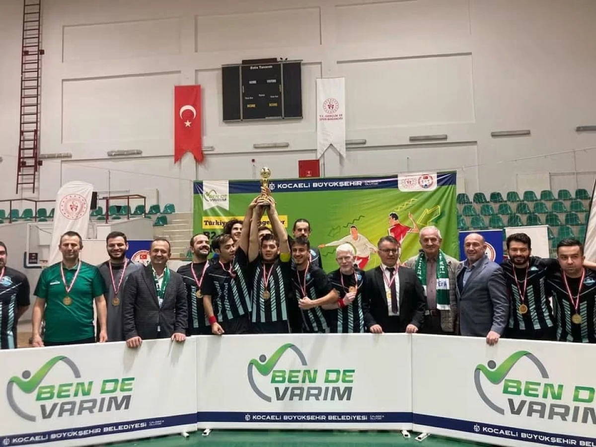 &Ouml;nerbay: Engellileri ihtiya&ccedil; sahibi değil, &uuml;retken bireyler olarak g&ouml;rmeliyiz