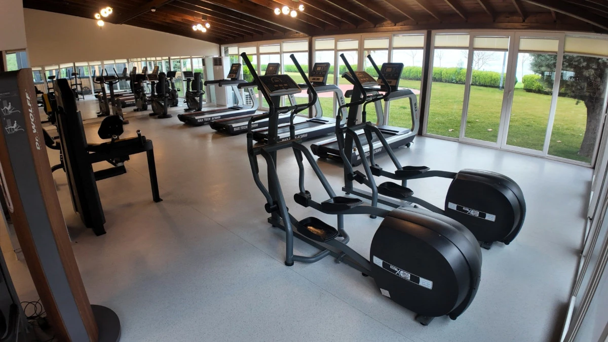 &Ouml;RNEK BİR YAŞAM SPOR KOMPLEKSİ