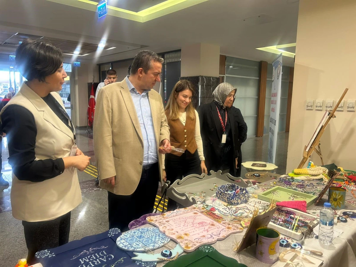 SANATIN İYİLEŞTİRİCİ G&Uuml;C&Uuml; SERGİSİ G&Ouml;LC&Uuml;K NECATİ &Ccedil;ELİK DEVLET HASTANESİNDE A&Ccedil;ILDI