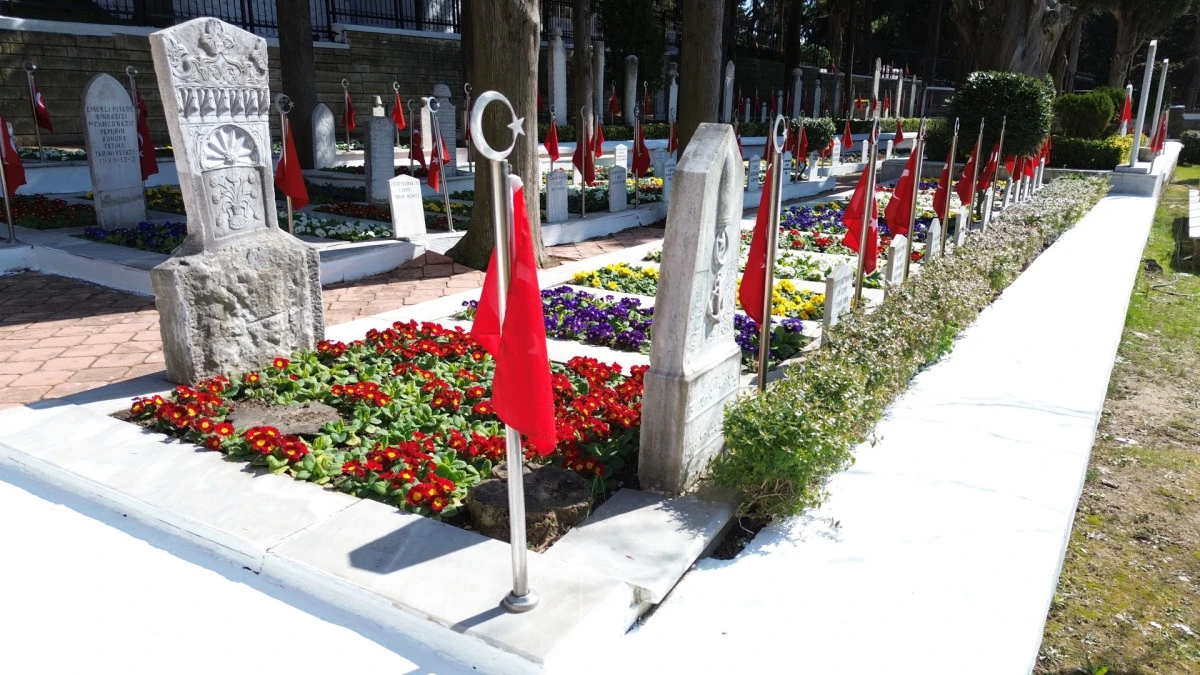 ŞEHİTLİKLER 18 MART&rsquo;A HAZIRLANIYOR