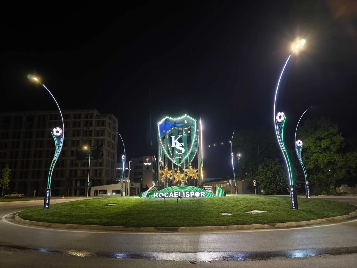 STAT KAVŞAĞINI KOCAELİSPOR’UN ARMASI AYDINLATIYOR