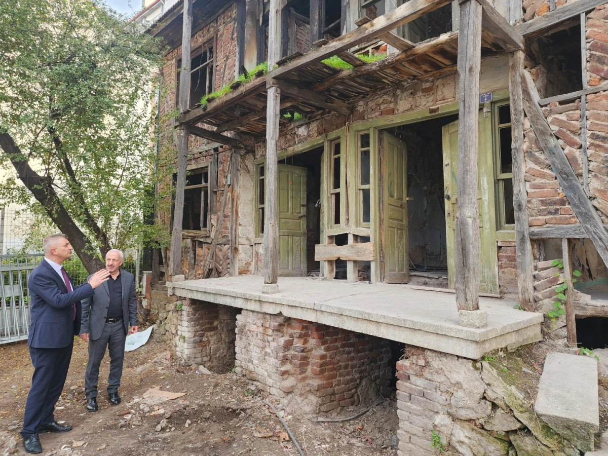 TARİHİ YAPI KÜTÜPHANE OLUYOR: GÖLCÜK BELEDİYESİ'NDEN ÖRNEK PROJE