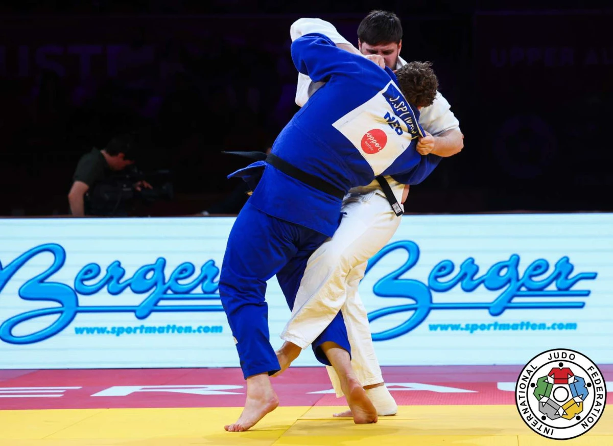 TATAROĞLU&rsquo;NDAN AVUSTURYA&rsquo;DA ALTIN ZAFER