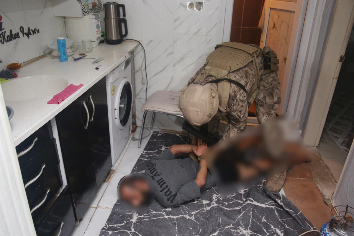TERMAL KAMERALI UYUŞTURUCU OPERASYONU 8 KİŞİ TUTUKLANDI