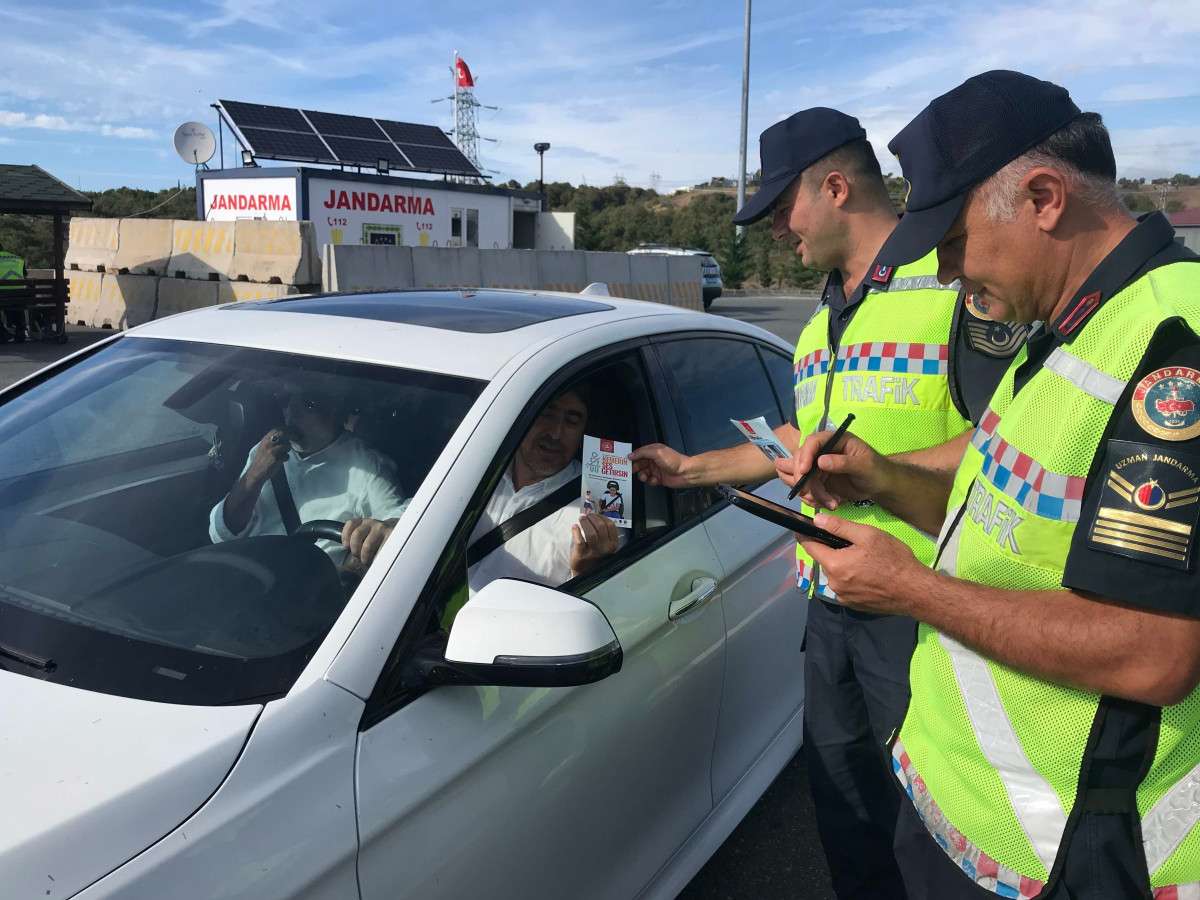 Trafik jandarması 1 ayda 95 bin 302 aracı denetledi